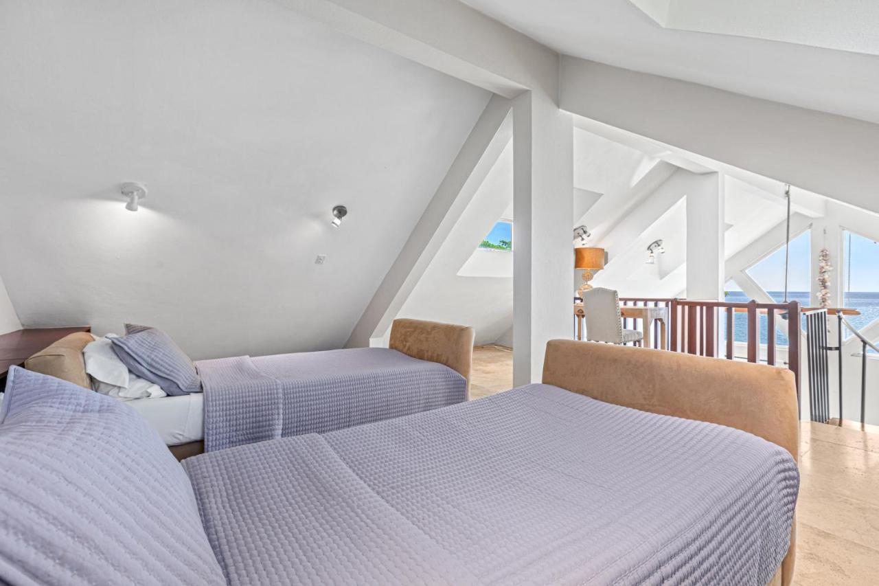 Tres Sirenas Beach Inn Rincón Eksteriør billede