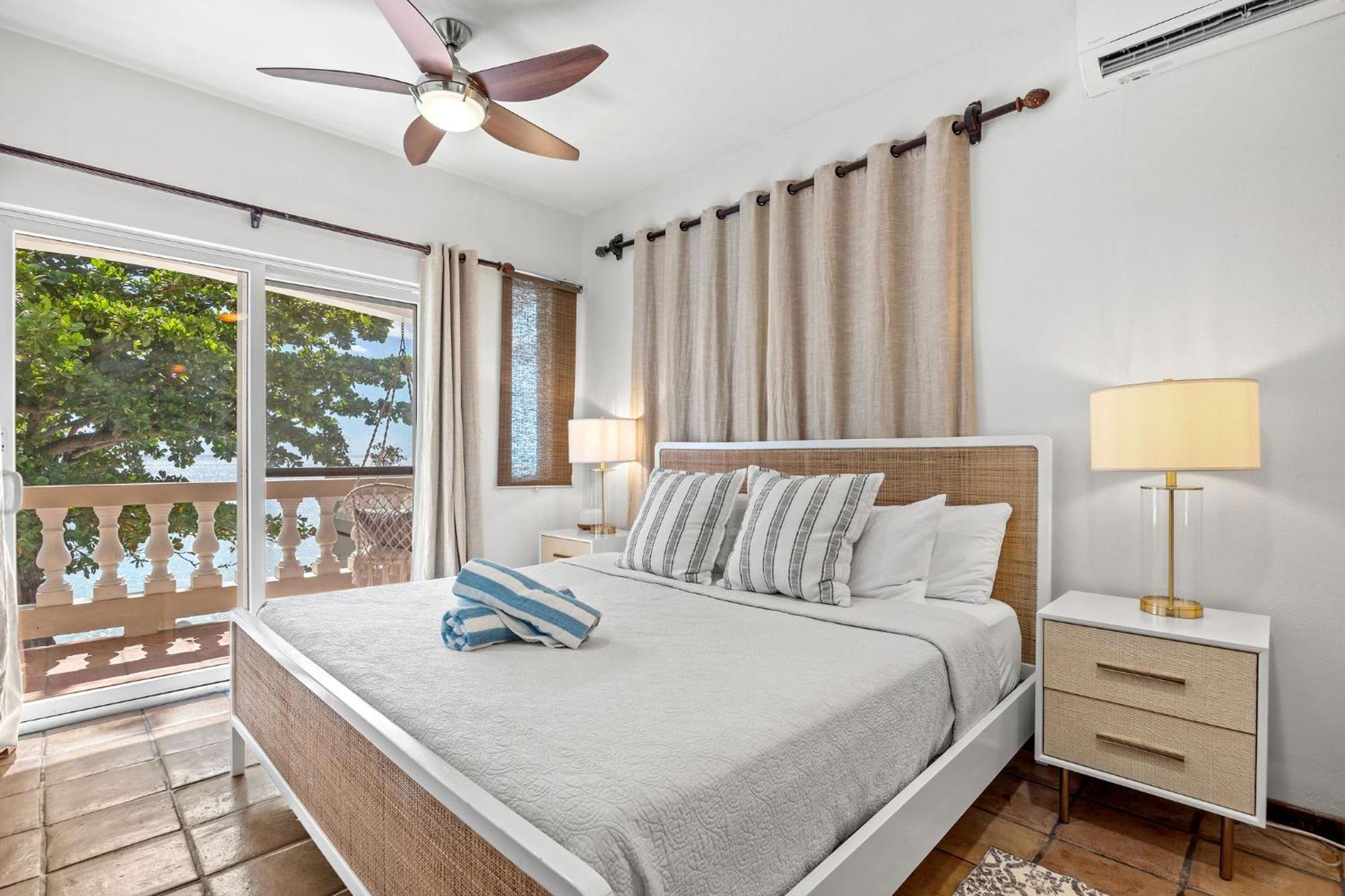 Tres Sirenas Beach Inn Rincón Eksteriør billede